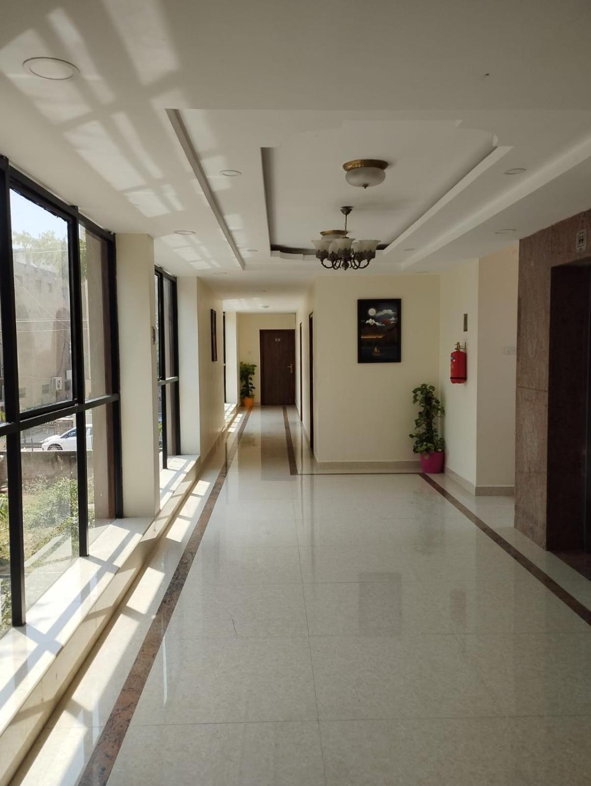 מלון ולורה Annai Residency מראה חיצוני תמונה