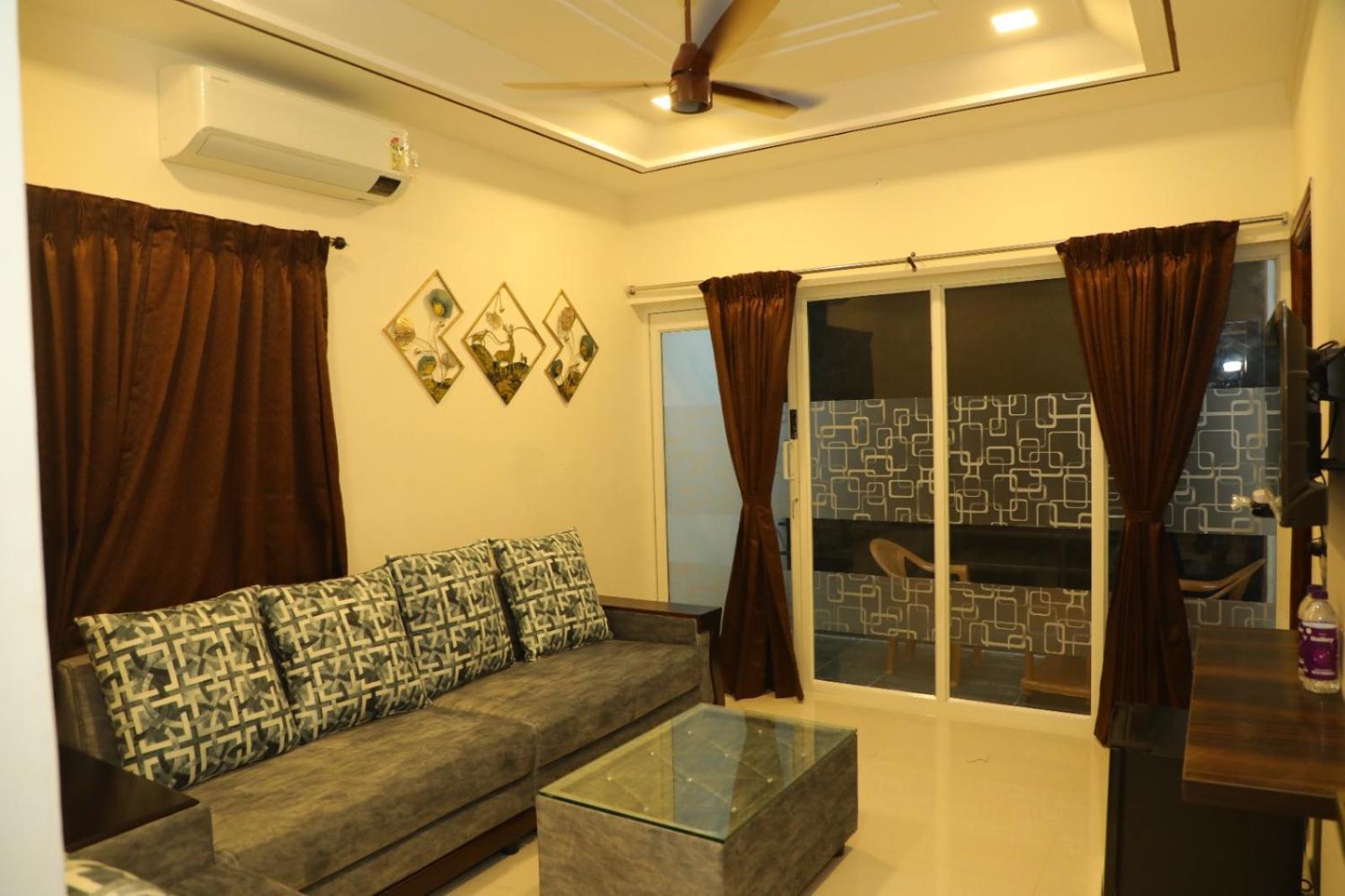 מלון ולורה Annai Residency מראה חיצוני תמונה